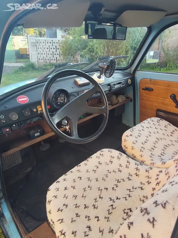 Osoní automobil Trabant - fotka 6