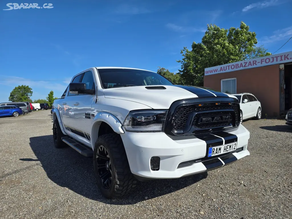 Dodge Ram 1500, 5.7 HEMI V8 Sport Crew Cab 4×4