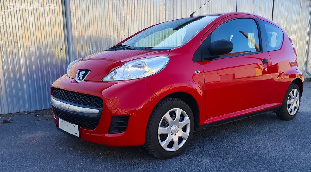 Peugeot 107 1.0i 50kw r.v 2011 TOP STAV