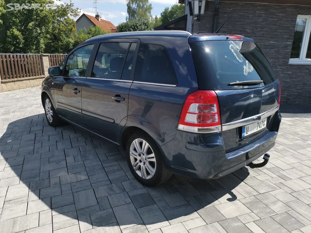 Opel Zafira 1.7CDTi 92kw - XENONY - 7míst - VYBAVA - fotka 4