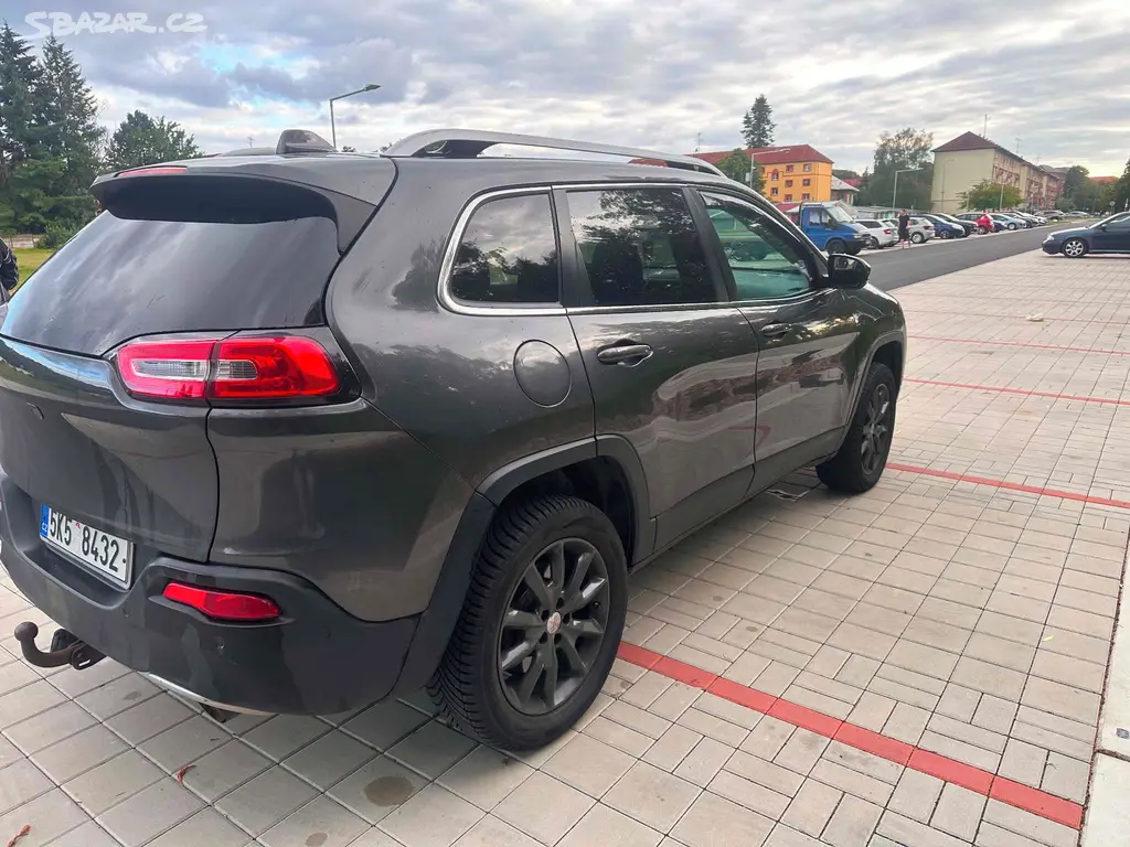 Jeep Cherokee 2.0D 4x4 aut. 125 Kw (výbava) - fotka 2