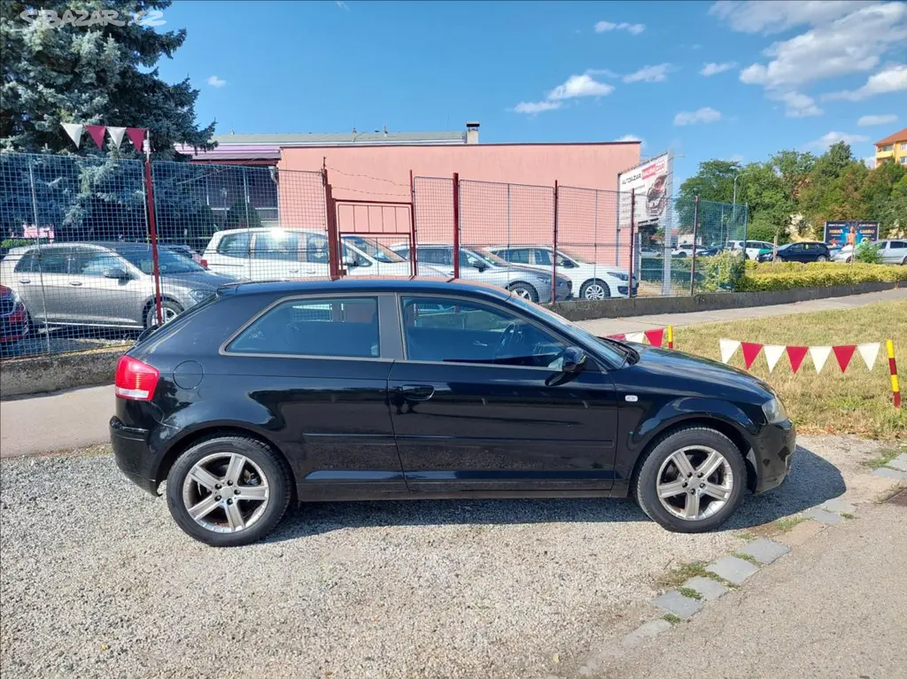 Audi A3, 1,6 i - fotka 4