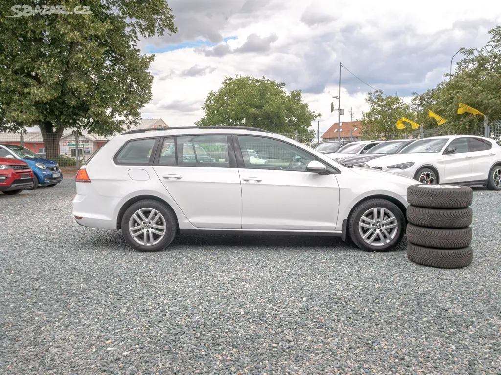 Volkswagen Golf 1.6TDI 77KW 2x KOLA - fotka 2
