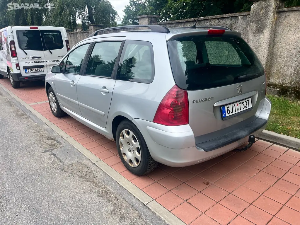 Peugeot 307 kombi 1,6i16v 2005 - fotka 4