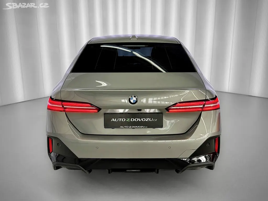 BMW Řada 5, 520d xDrive, M-SPORT, HUD, H/K - fotka 6