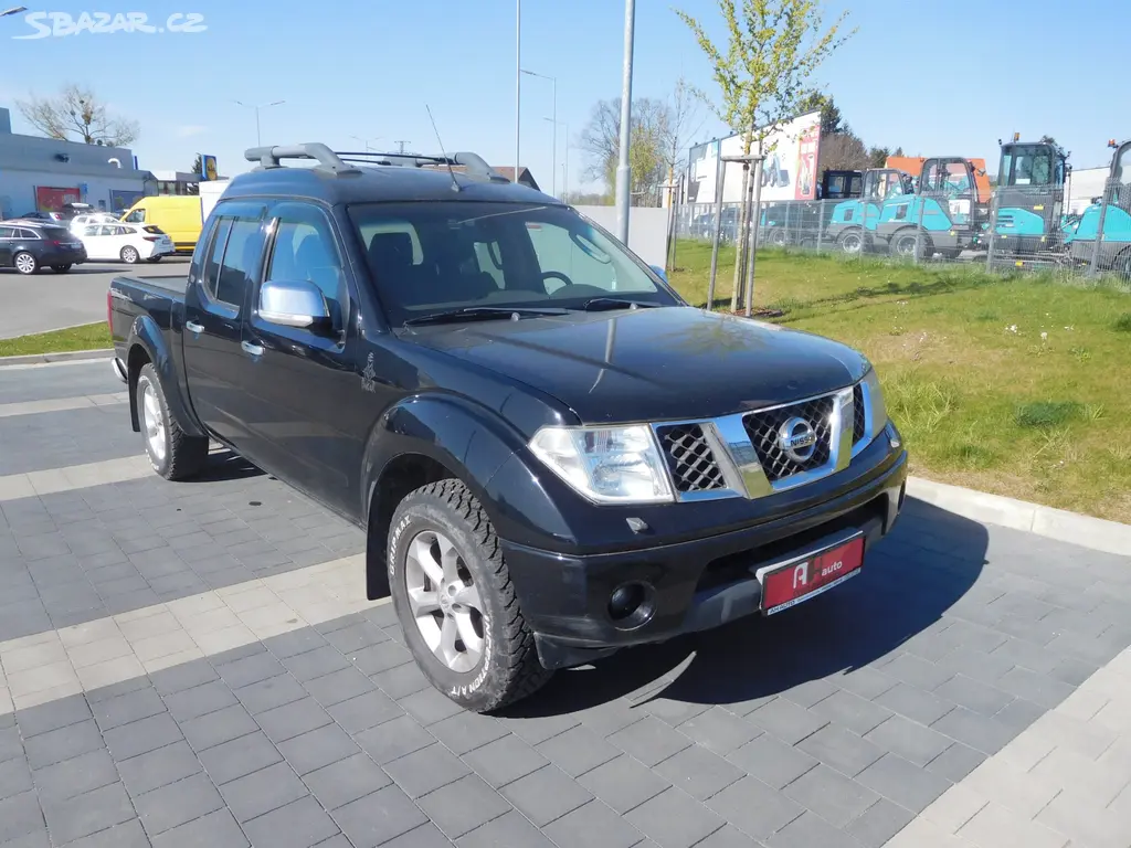 Nissan Navara 2.5 DCi 4WD Dakar, 126 kW, 4X4 - fotka 2