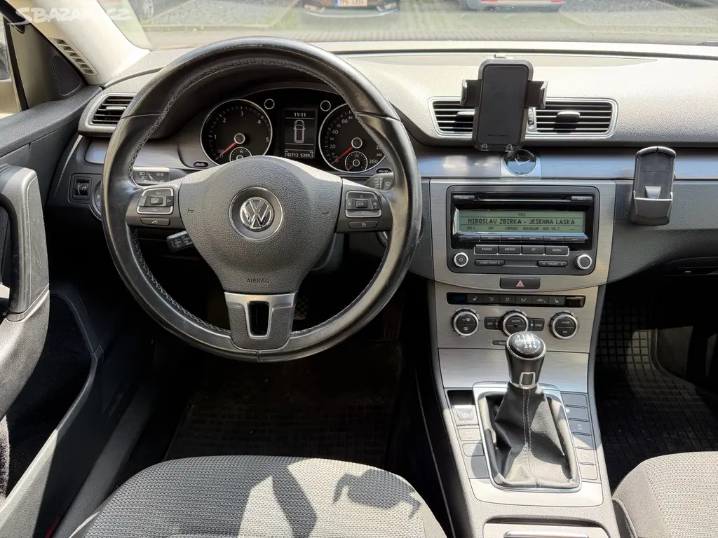 Volkswagen Passat 2.0TDI tempomat,servisní - fotka 6