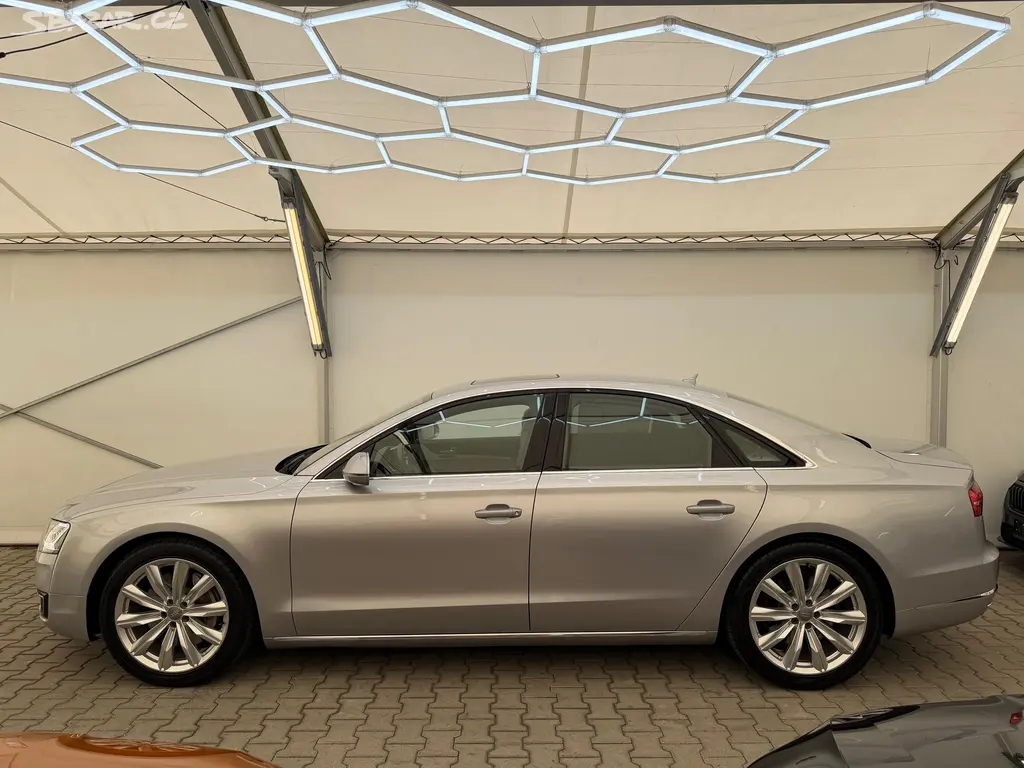 Audi A8, 4.2TDi,V8,283kW,Matrix,Vzduch - fotka 4