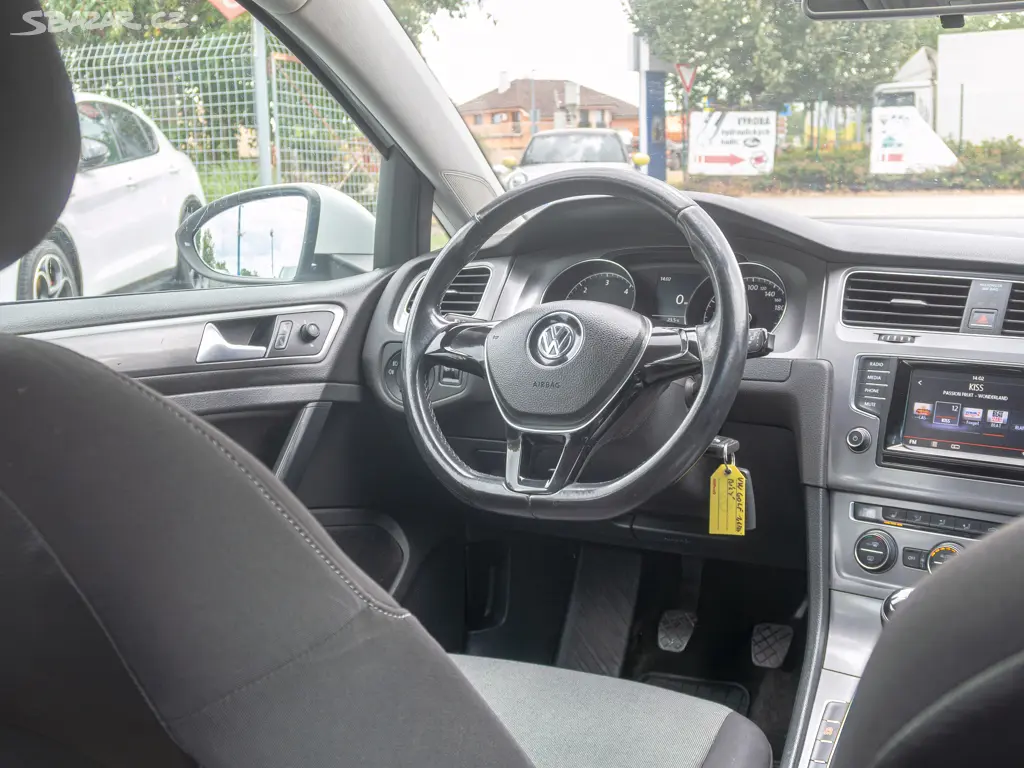 Volkswagen Golf 1.6TDI 77KW 2x KOLA - fotka 5