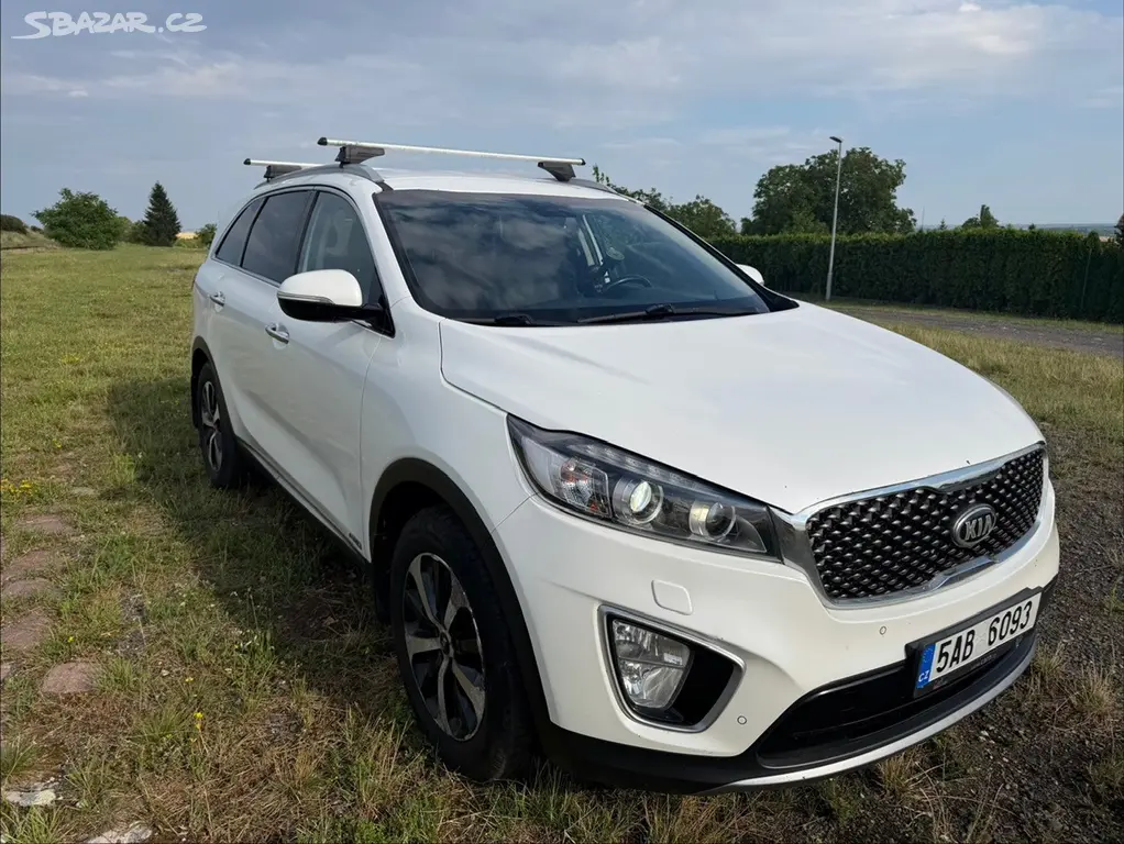 KIA SORENTO 2,2 TDI 4X4 - AUTOMAT 147 KW - fotka 2