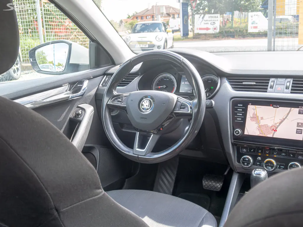 Škoda Octavia ČR 2.0TDI 110KW DSG NAVIGACE - fotka 5