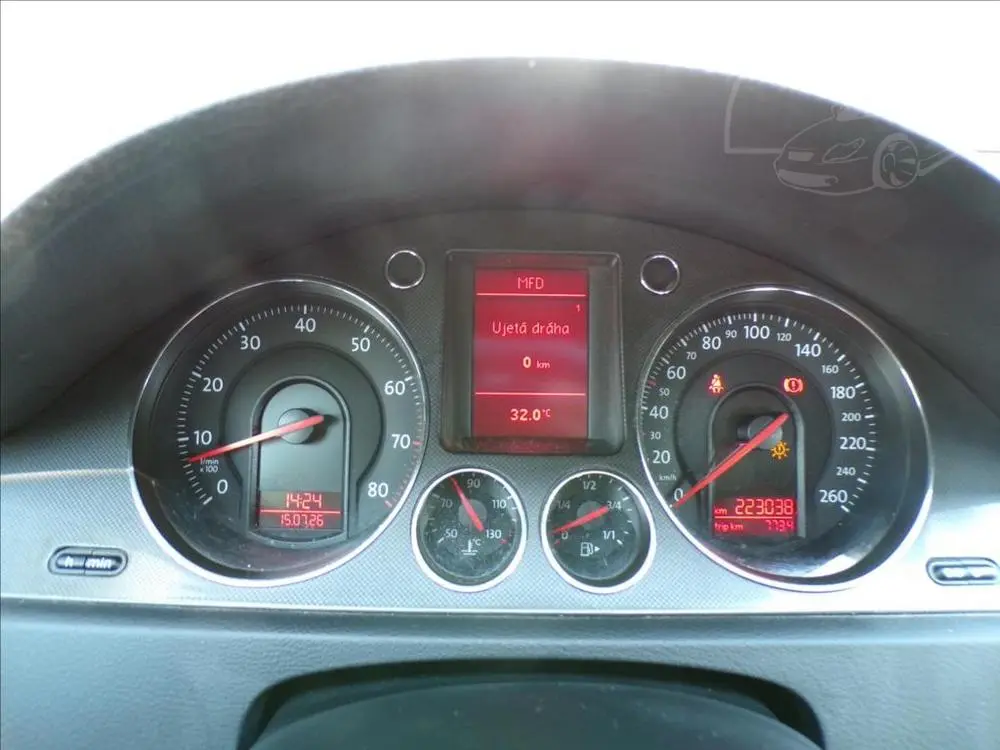 Volkswagen Passat 1,6 FSI - fotka 6