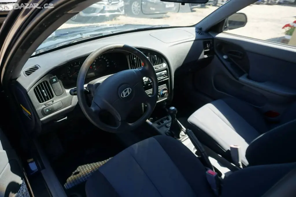 Hyundai Elantra, 1,6 NOVÉ V ČR - fotka 5