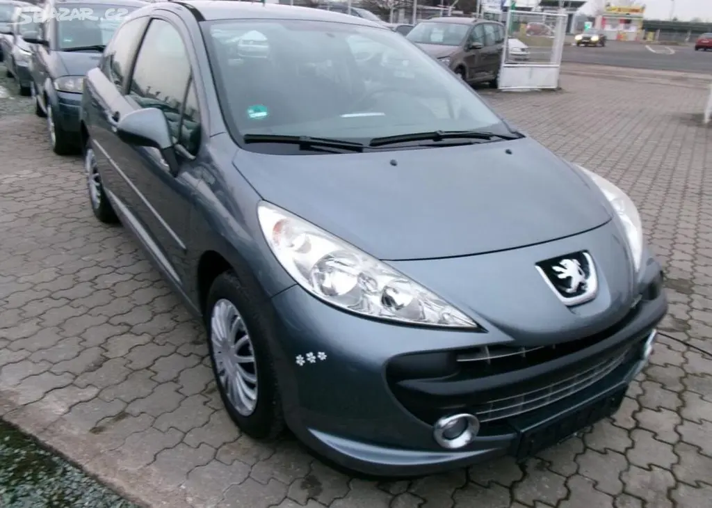 Peugeot 207 1.4i 70kw,klima benzín manuální