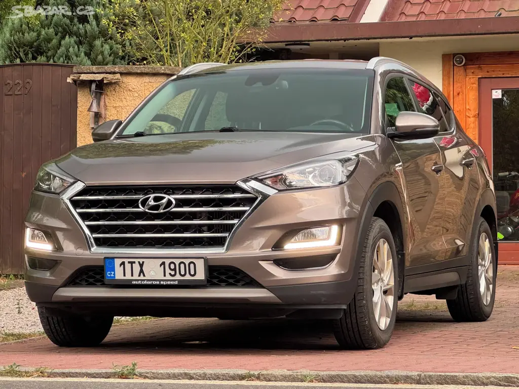 Hyundai Tucson 1.6D 4x4 1.MAJIT. ČR DPH TAŽNÉ - fotka 3