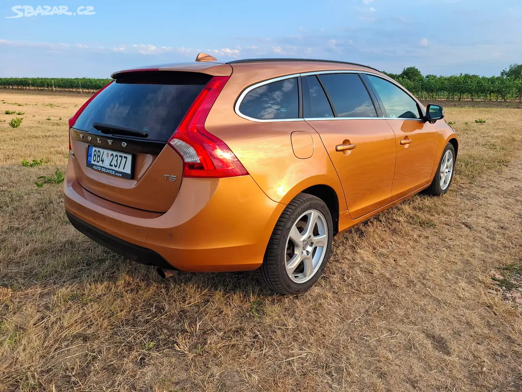 Unikátní Volvo V60 T5 240k