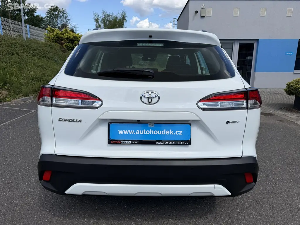 Toyota Corolla Cross, 1,8i hybrid automat navigace - fotka 4