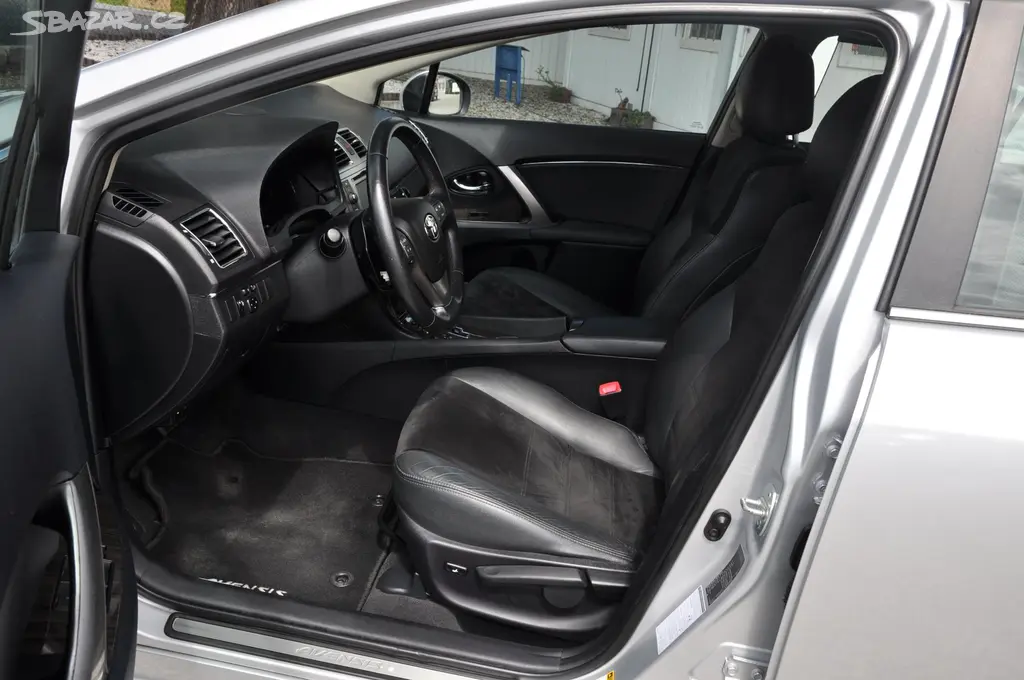 Toyota Avensis, 1.8 Valvematic A/T Kůže - fotka 6