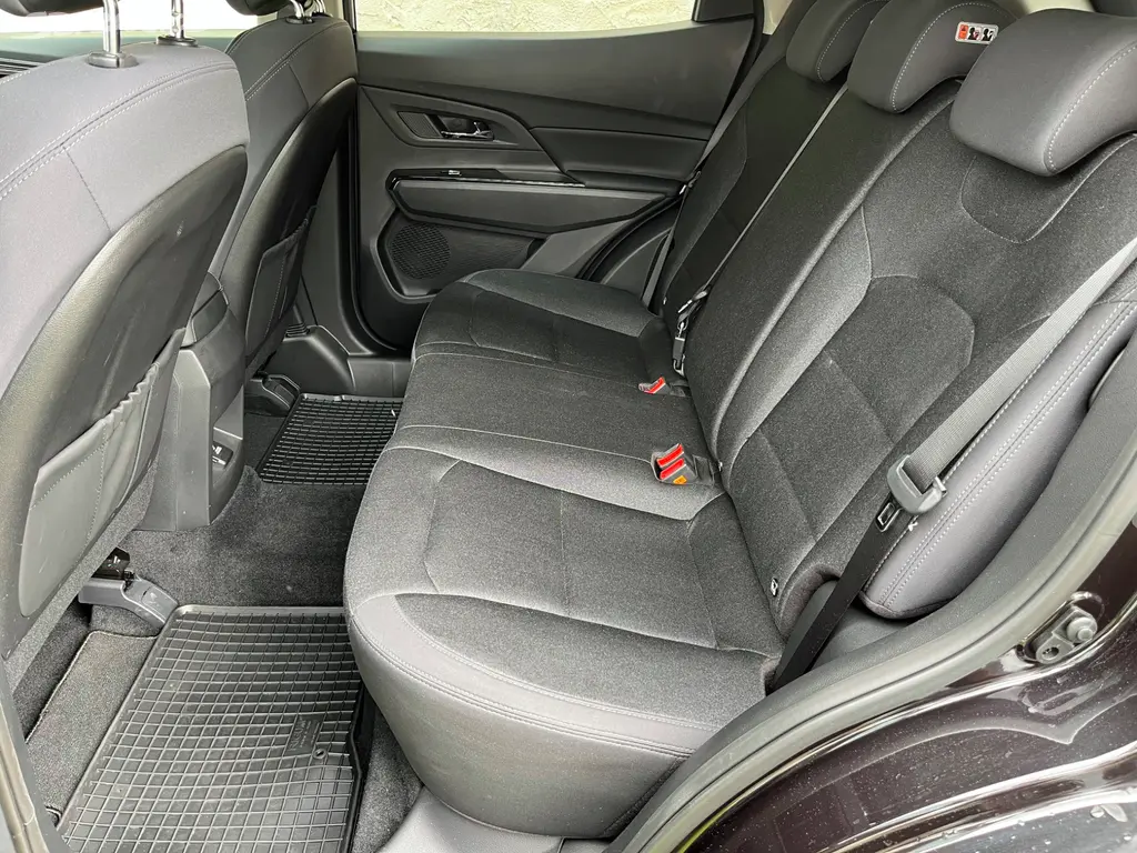 SsangYong Korando 28tis. Km v záruce - fotka 6