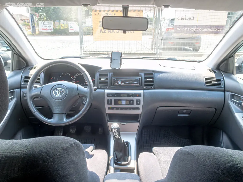 Toyota Corolla 2.0D 81KW PO SERVISU - fotka 4