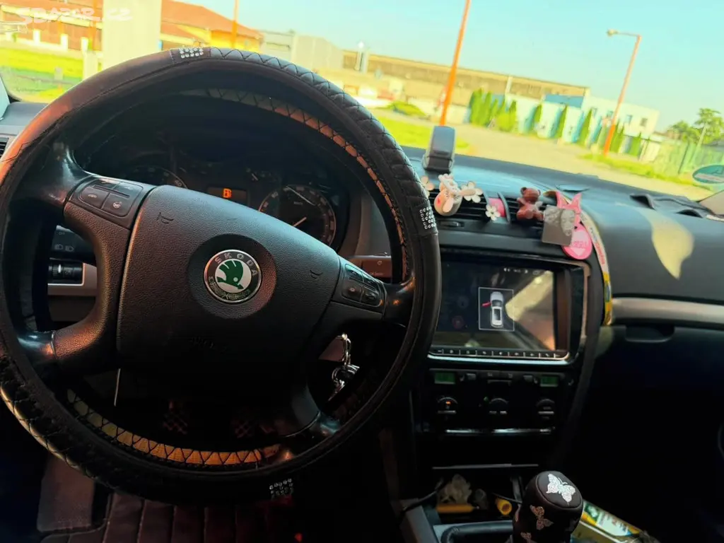 Škoda Octavia II - 2.0 TDI 103 kw - fotka 4
