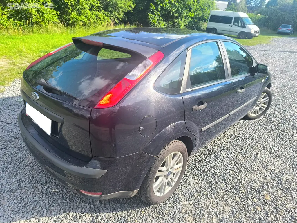 Ford Focus 1.6 16V Sport - fotka 4