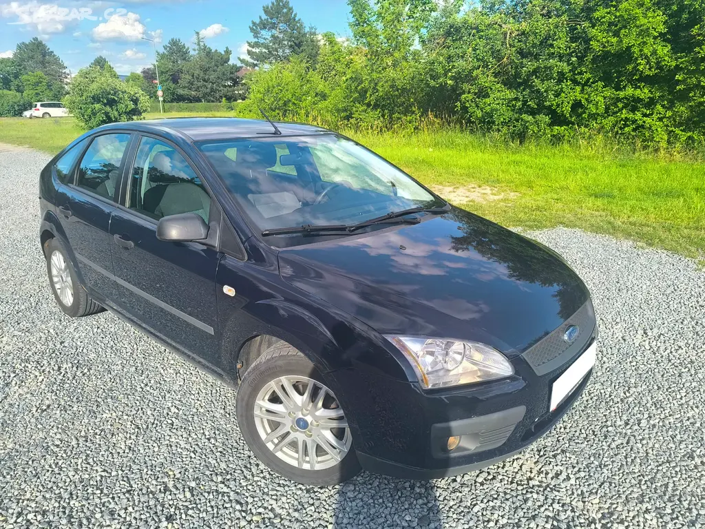 Ford Focus 1.6 16V Sport - fotka 2