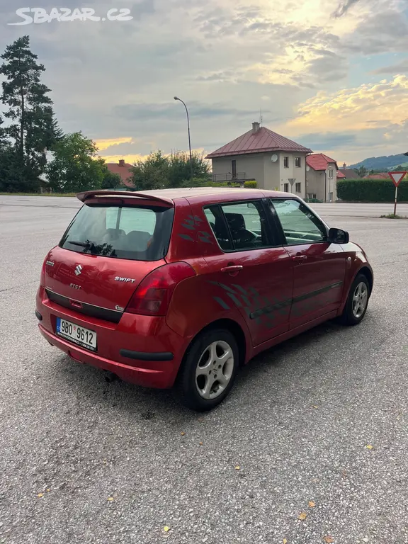Suzuki Swift 1.3 benzin, Nová STK - fotka 6