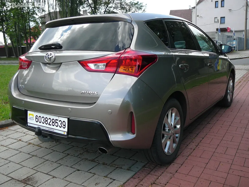 Toyota Auris, 1.6i 97kW ČR 1-MAJ 81000KM!!! - fotka 6