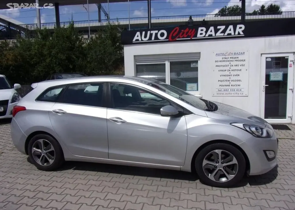 Hyundai i30 1,6CRDi 16V 81kW,ČR nafta manuální - fotka 2