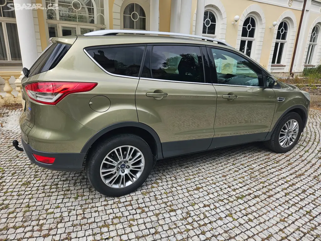 Ford Kuga 2.0 TDCi 120 kW aut. 4x4 m[telefon skryt] km - fotka 4