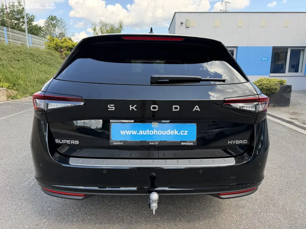 Škoda Superb, Kombi 1,5i hybrid auto. závěs - fotka 4