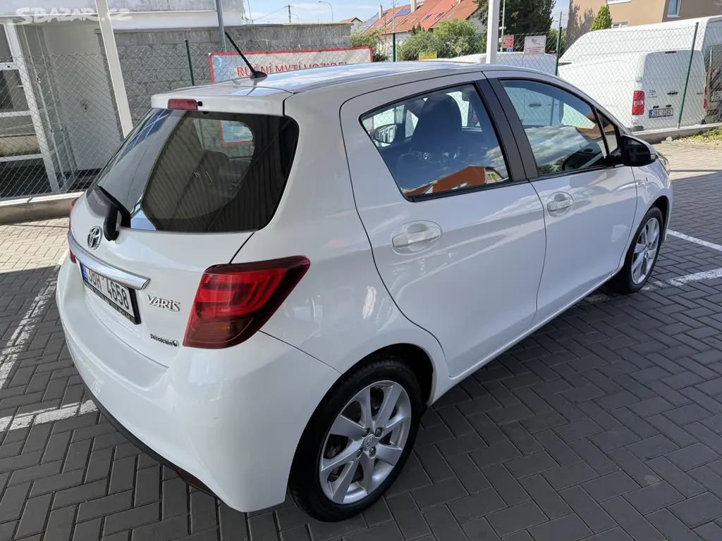Toyota Yaris, 1,5 Hybrid Active - fotka 4