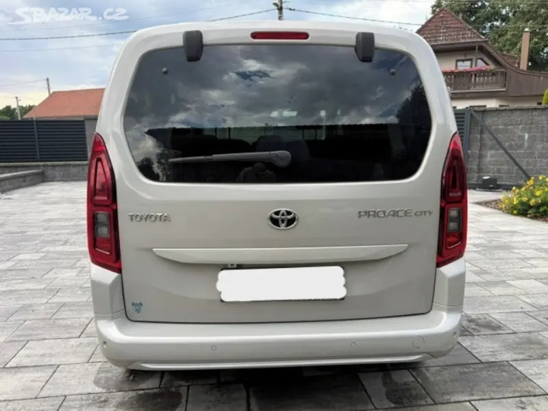 TOYOTA PROACE CITY VERSO 1.5 D-4D 130 k FAMILY - fotka 6