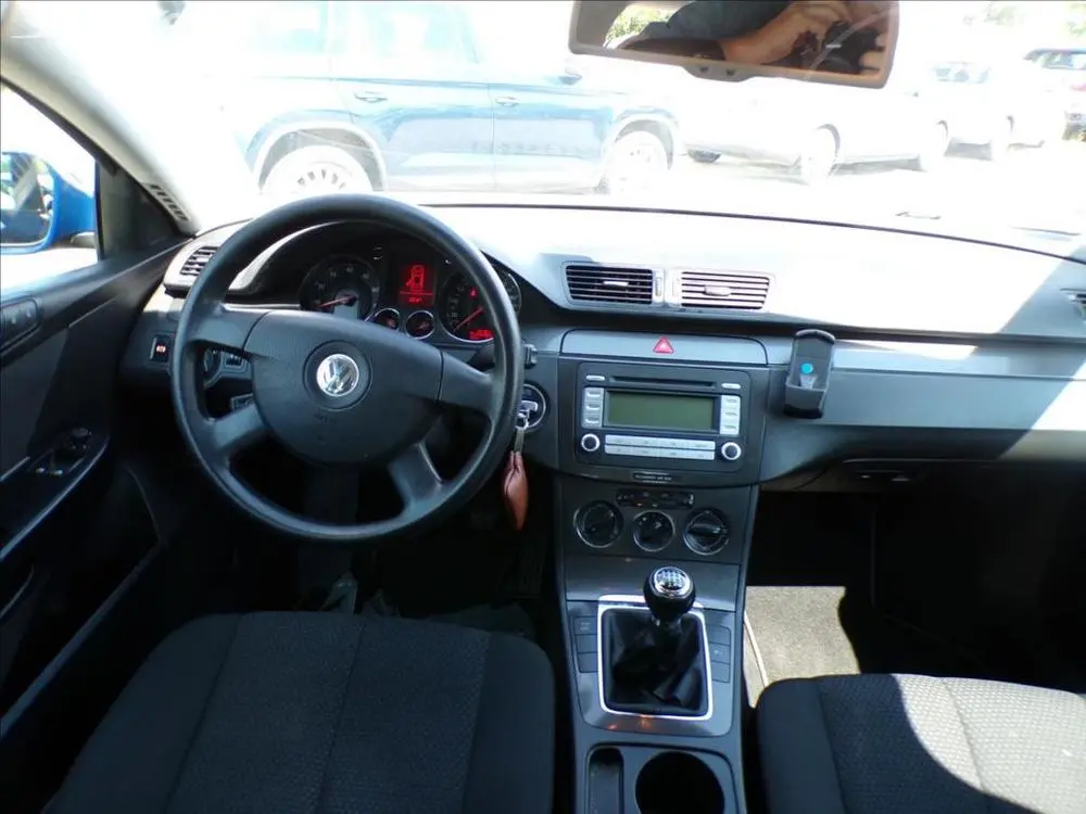Volkswagen Passat 1,6 FSI - fotka 5