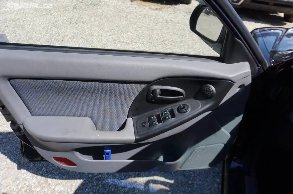 Hyundai Elantra, 1,6 NOVÉ V ČR - fotka 6