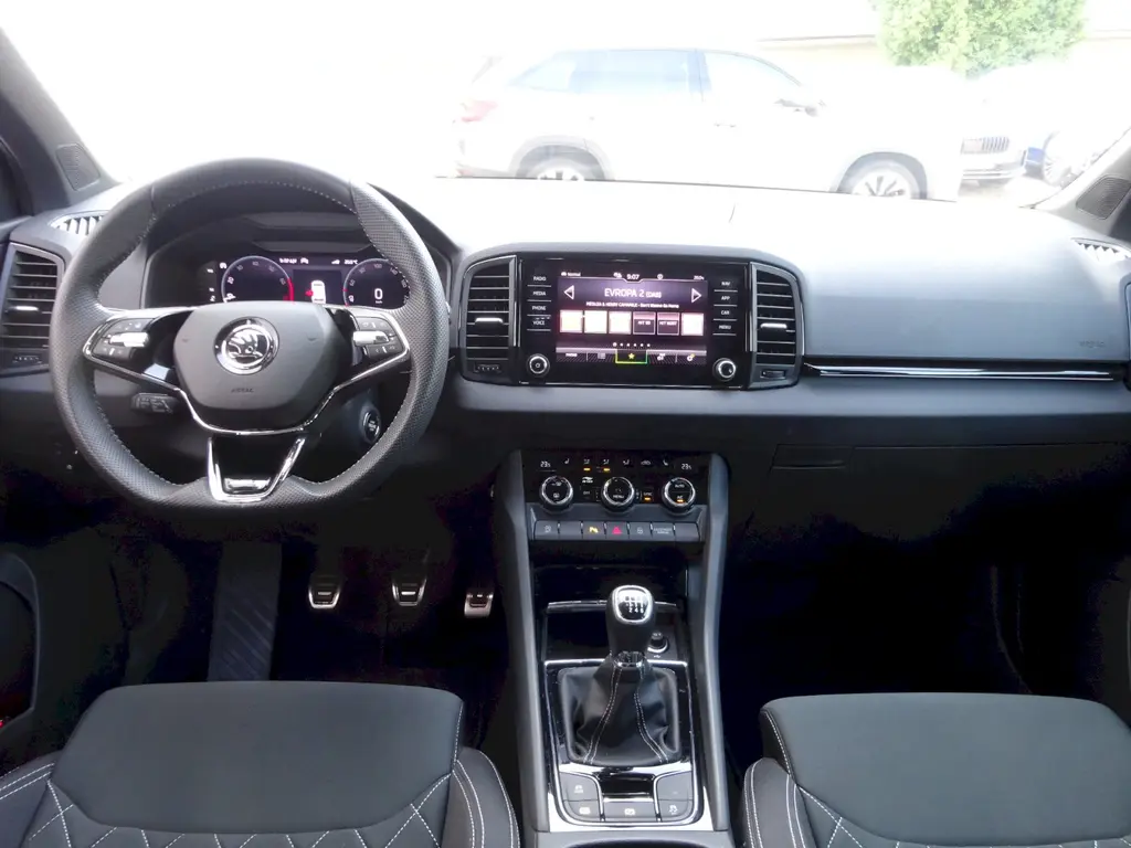 Škoda Karoq, 1,5 TSi/110kW Sportline Plus - fotka 5