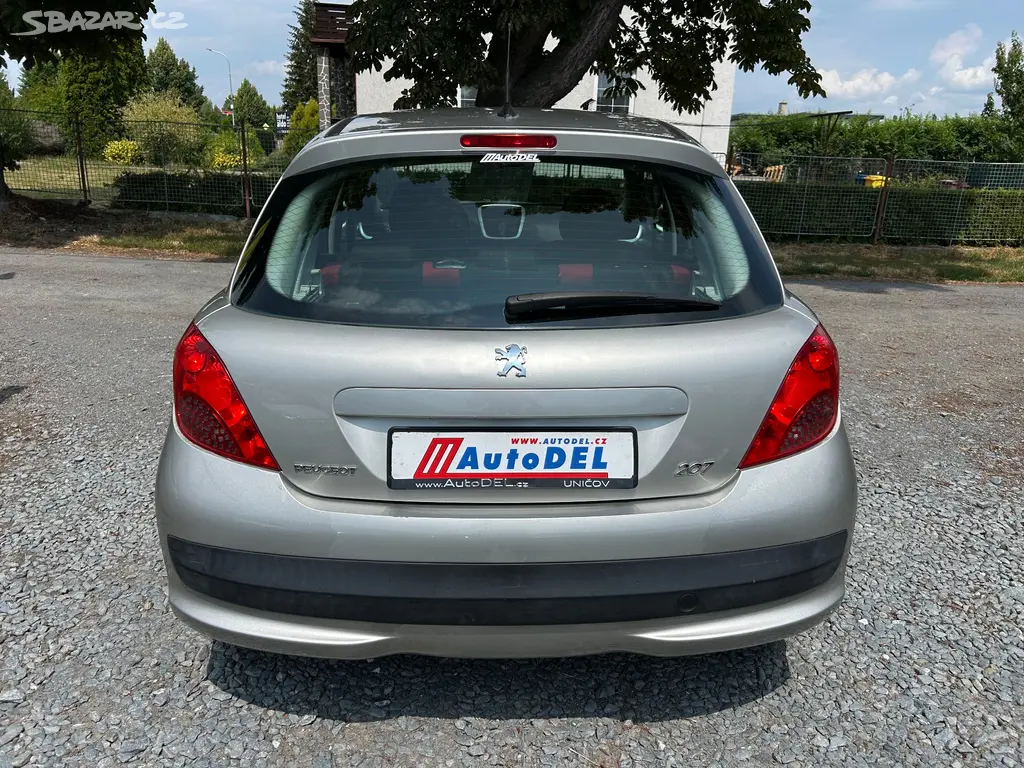 Peugeot 207 1,4 i Klima, ISOFIX, CentrálDO - fotka 3