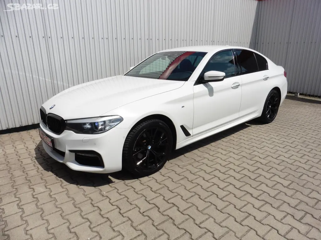 BMW Řada 5, 520d xDrive M-Paket Navi