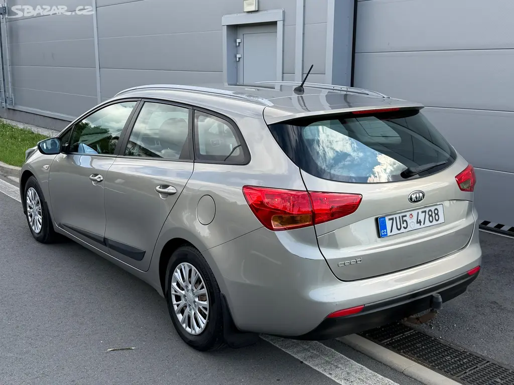 Kia Cee´d, KIA CEE'D, 1.6 GDi, 99 kw - fotka 6