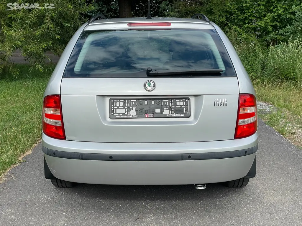 Škoda Fabia 1.4 Combi benzin - fotka 6