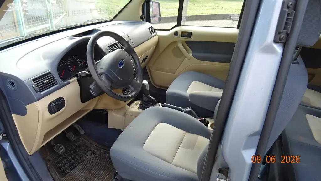 Ford Tourneo connect 1.8 TdCi 66kw - fotka 6