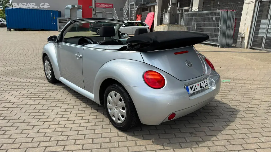 Volkswagen New Beetle, 1.6i, 75kw Kabriolet - fotka 3