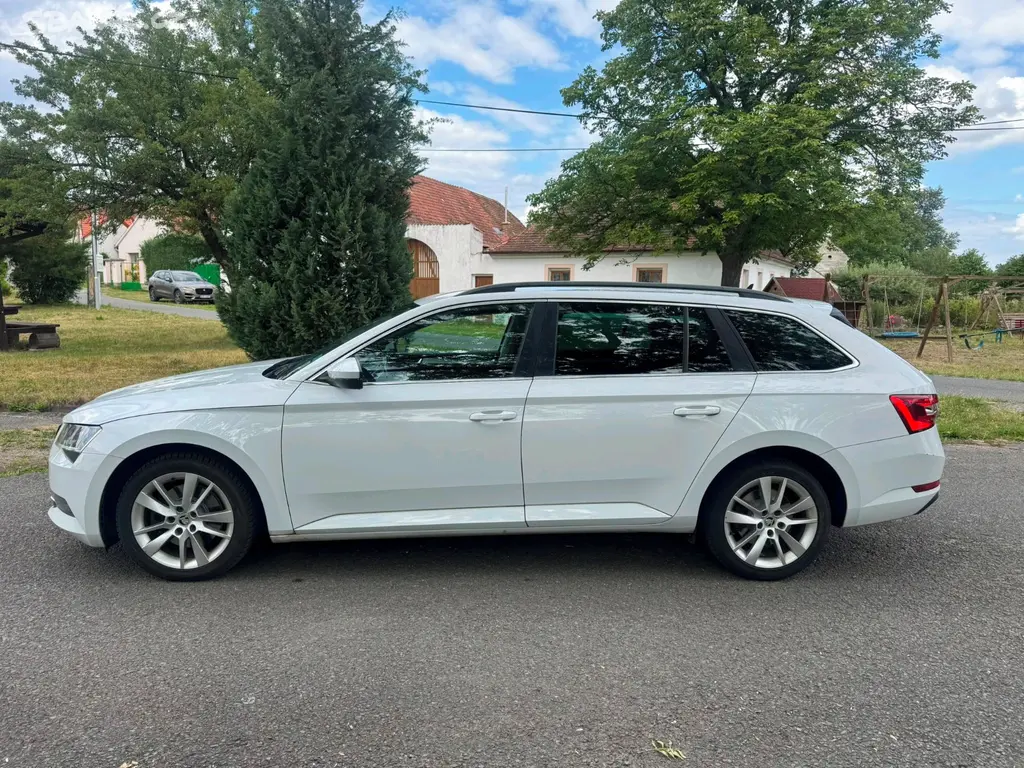 Škoda Superb 3 Combi 2.0TDI DSG 110kW DPH 1.majite - fotka 3