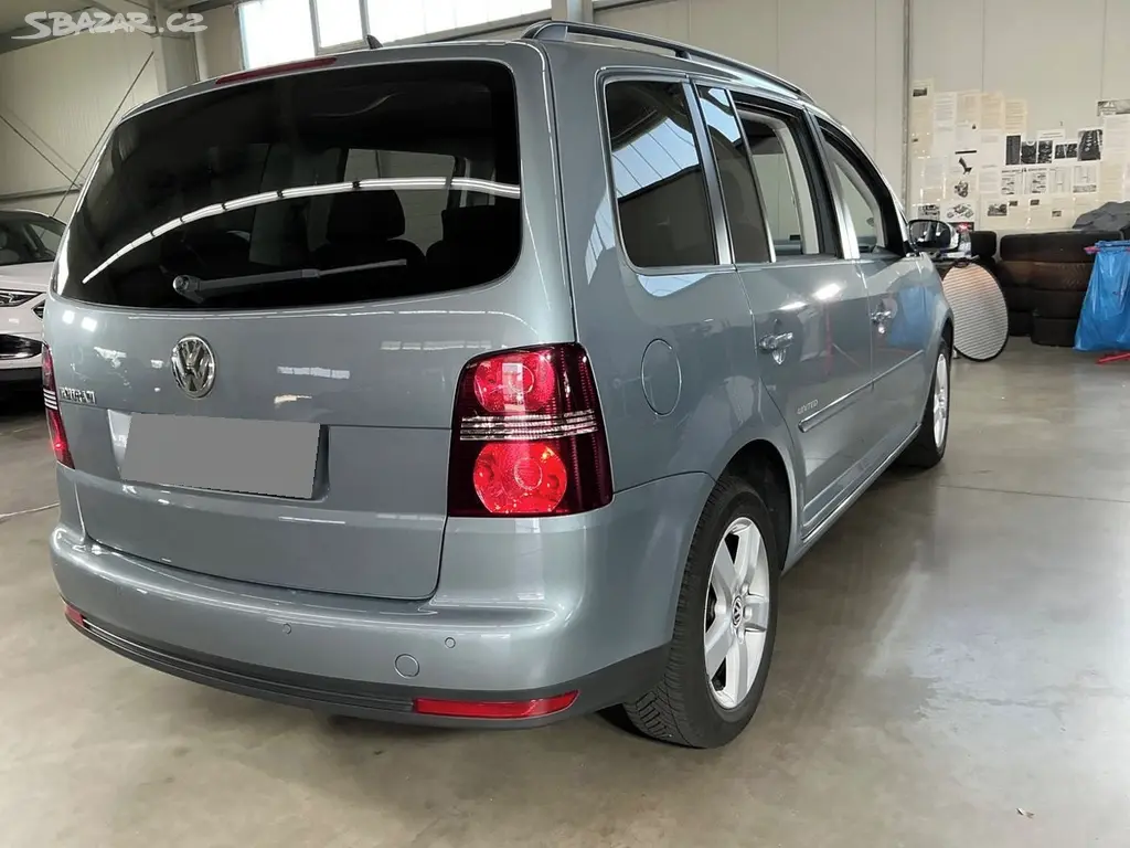 Volkswagen Touran, 1.6Mpi 75KW UNITED 7-MÍST TOP - fotka 5