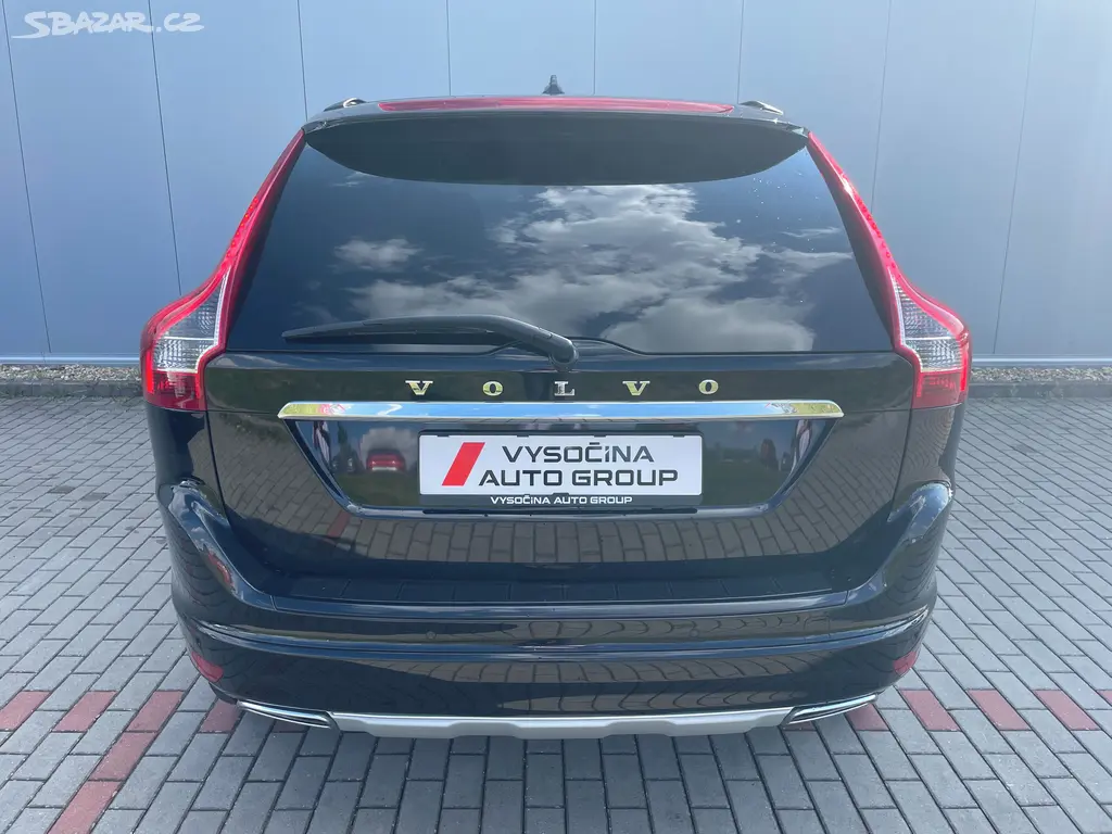 Volvo XC60, D4 AWD MOMENTUM Aut. - fotka 4