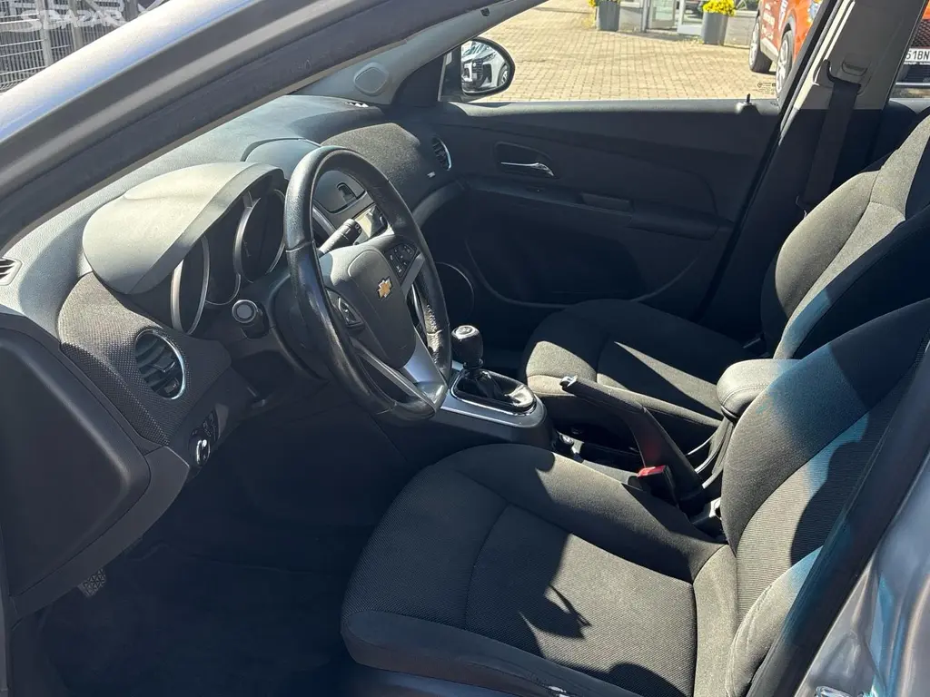 Chevrolet Cruze, 1.6 LS 91kW - fotka 6