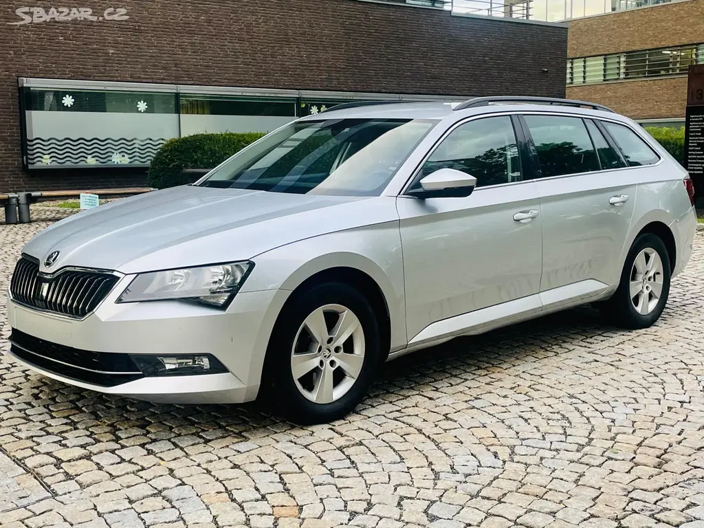 Škoda Superb, 1.4TSI 4x4 MANUÁL VÝHŘEV TAŽNÉ - fotka 4