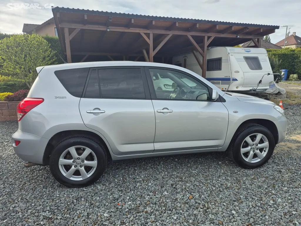 Toyota RAV 4 2,0 i 4x4 - fotka 5