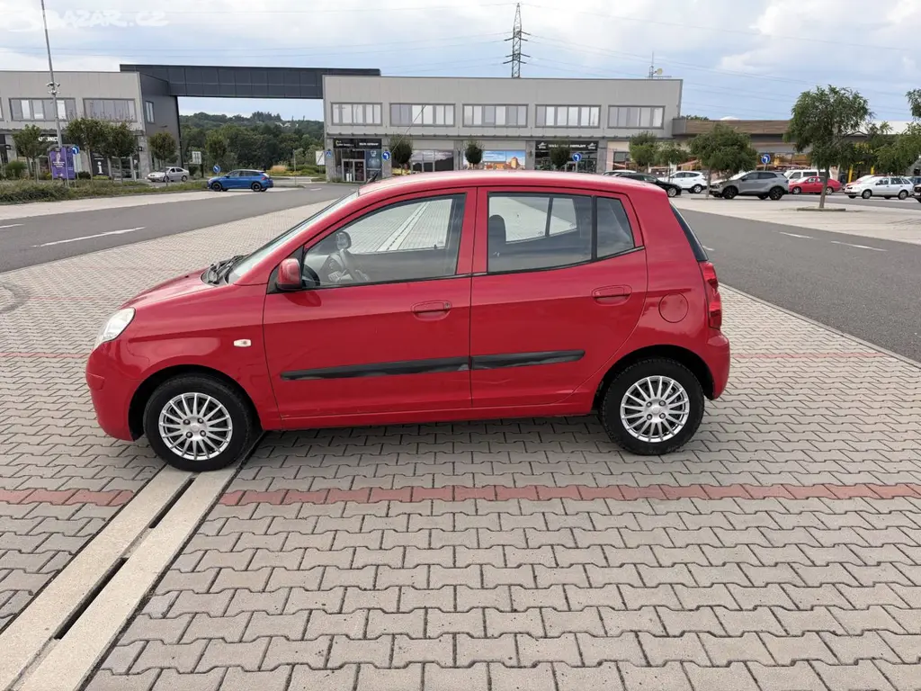 Kia Picanto 1.0 48kw naj. 148t klima - fotka 6